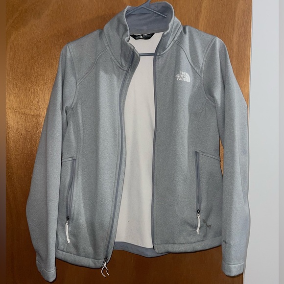 The North Face Women’s Windwall Jacket - Picture 2 of 13